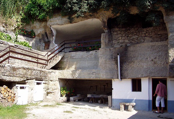 Jeskynn obydl v Brhlovcch