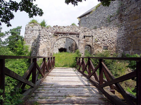 Vstup do hradu abra