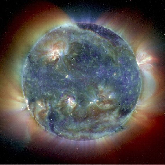 Magnetick pole na Slunci siln ovlivuj procesy v nitru i atmosfe Slunce