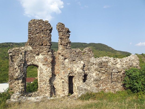 Vinogradiv, zcenina Ugoanskho hradu