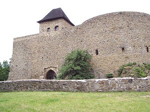 Vstupn brna do hradu Helftn