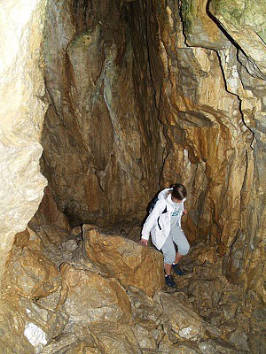 Typick charakter podzemn chodby v Mron jeskyni