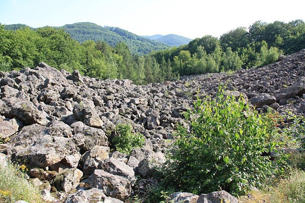 Kamenn more, Vyhne - tiavnick vrchy
