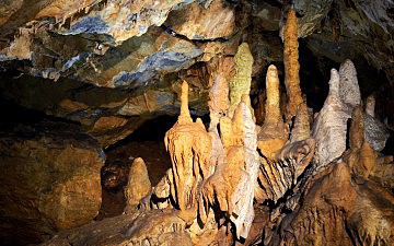 Mladesk jeskyn