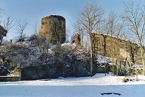 Rabtejn nad Stelou - torzo ve hradu a sek opevnn