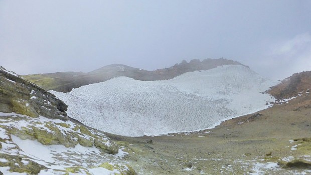 Zamrzl krter Damavandu 5 610 m