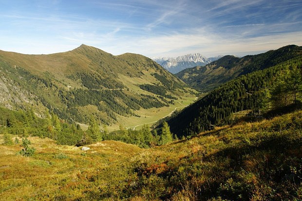 dol Sattental s vpencovou horou Grimming (2 351 m)