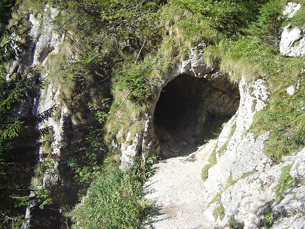Mylna jeskyn