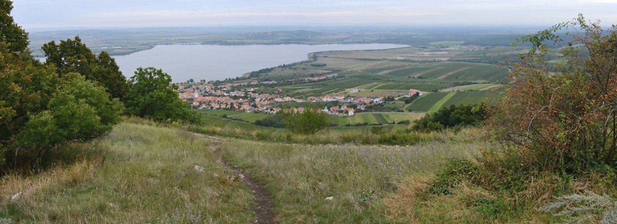 Obec Pavlov a Novomlnsk jezero