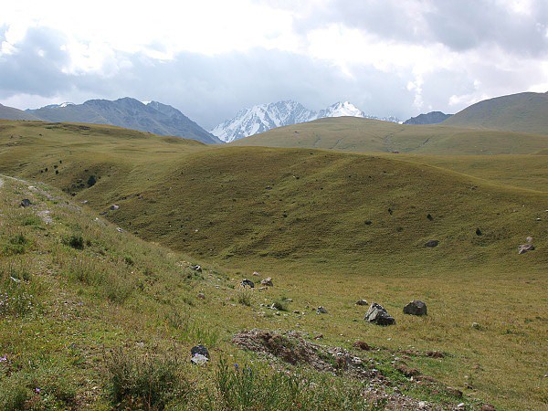 Nejvy vrchol Kjungej Alatau - ok Tal (4 730 m)