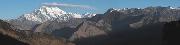 Masv Dhaulgir (8 167 m n. m.), pi vchodu slunce