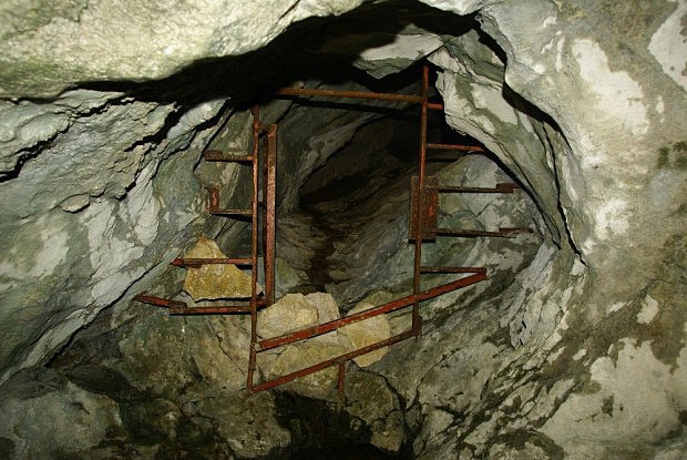 Vstup do tajemn jeskyn Hllenloch