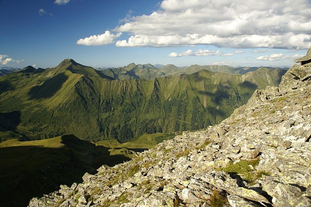 Pohled na  Wlzsk Taury pi sestupu z hory Greim (2 474 m)