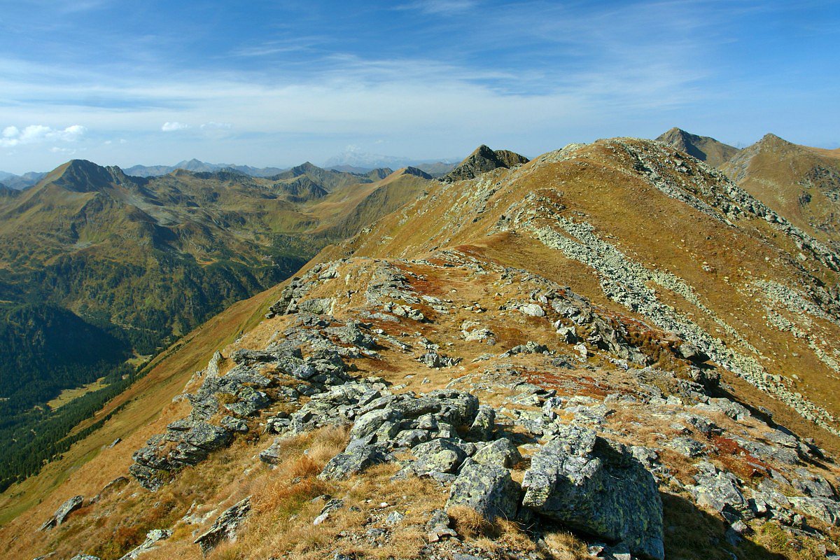 Vhled na Nzk Taury (Wlzer Tauern) z hebene mezi vrcholy Gastrumerhhe  a Gstoder