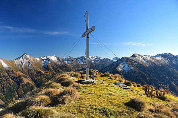 Vrchol Spateck (2256 m), v pozad Schladmingsk Taury