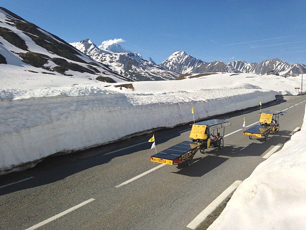 Prjezd sedlem Petit St. Bernard pod Mont Blancem ve vce 2 280 m