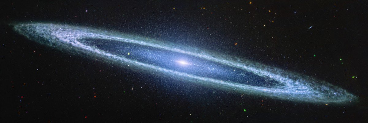 Messier 104, M104