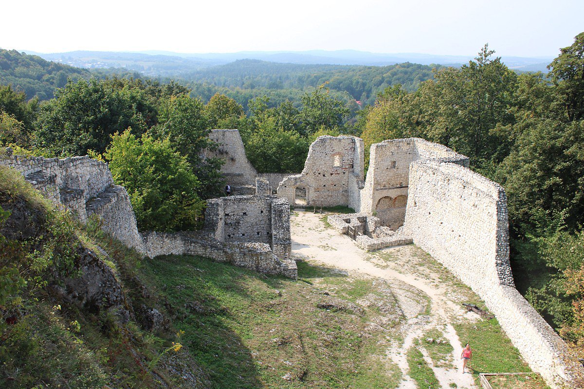 Hrad Smolen - Pilcza, pohled ze schod