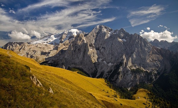 Krlovna Dolomit, oblast v okol sedla Pordoi