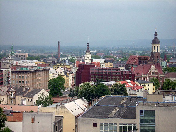 Opava, panorma s Bredou a Korunou