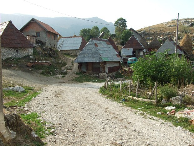 Vesniky v horch, zde Bobovica