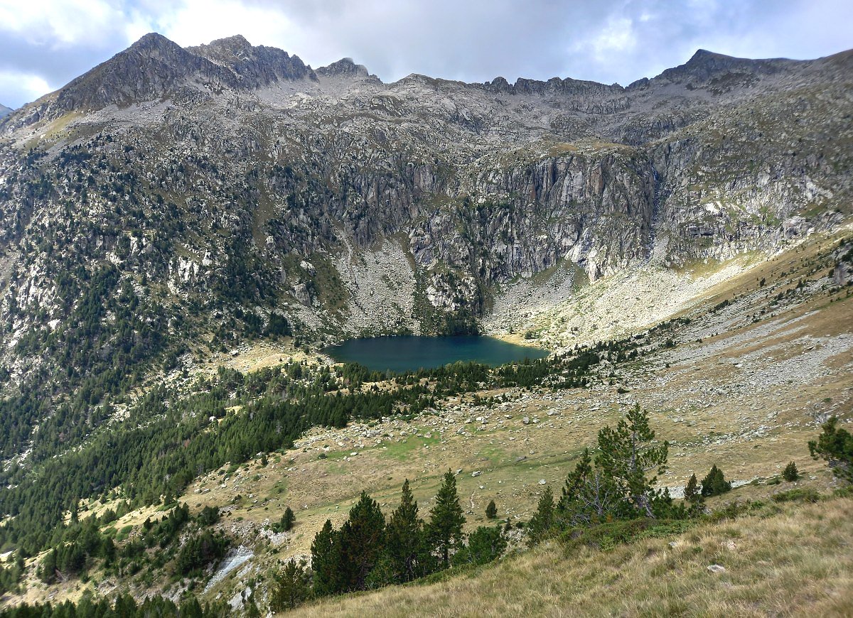 Jezer je v horch nepotan