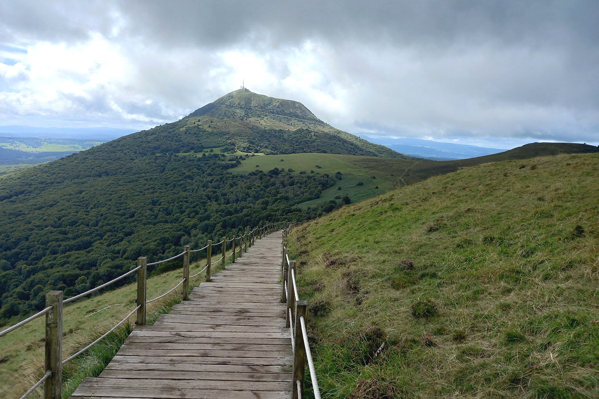 Puy do Dome focen z protj sopky Pariou