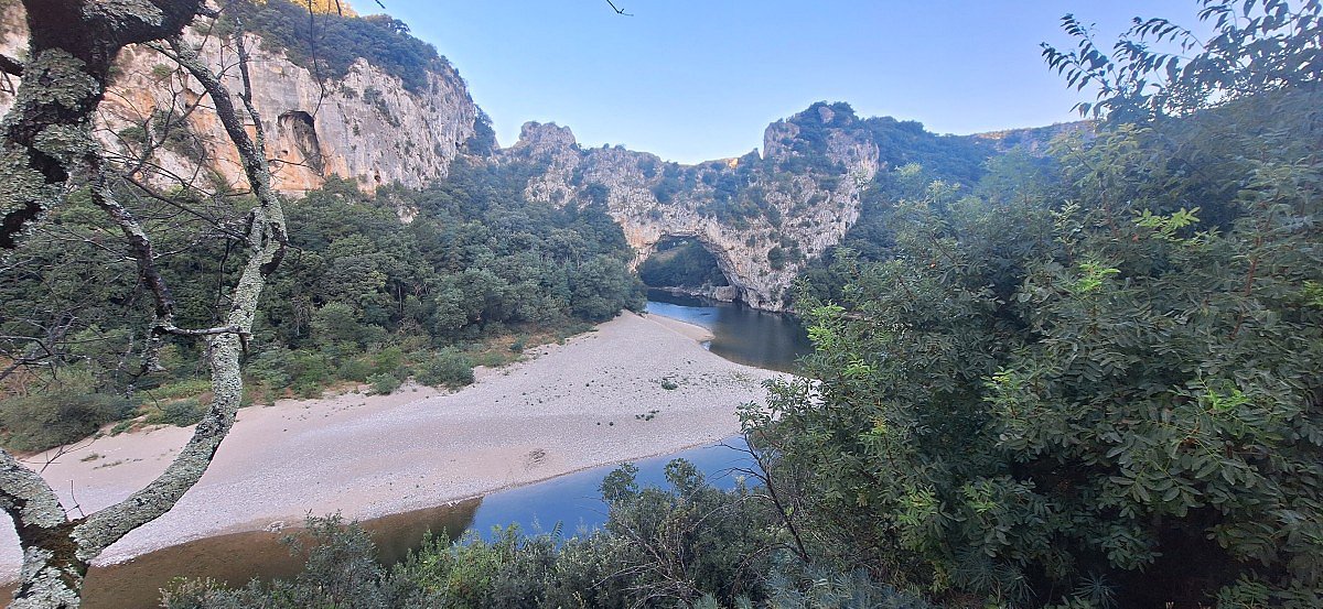 Skaln most Pont dArc je symbolem jin Francie