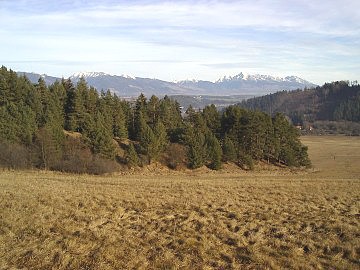 Tatry z louky nad hotelem Mj